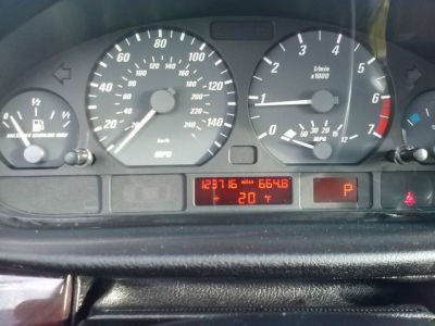 2002 BMW 325  Ci