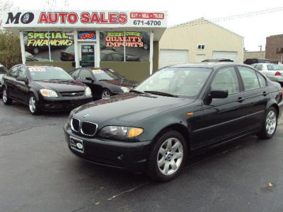 2003 BMW 325  i