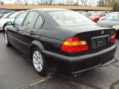 2003 BMW 325 i