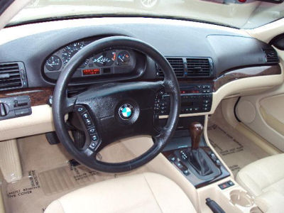 2003 BMW 325 i