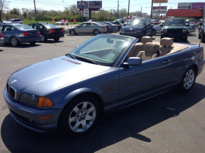 2001 BMW 325  Ci