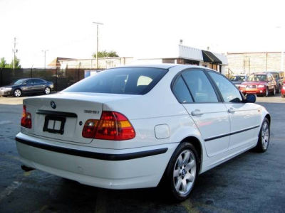 2002 BMW 325  i