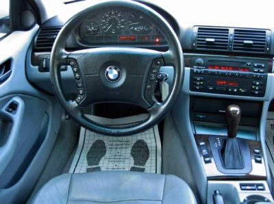 2002 BMW 325  i