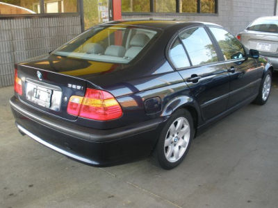 2003 BMW 325  i