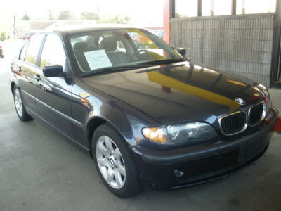 2003 BMW 325  i