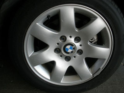2003 BMW 325  i