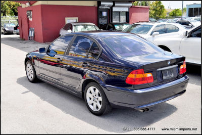 2003 BMW 325  i
