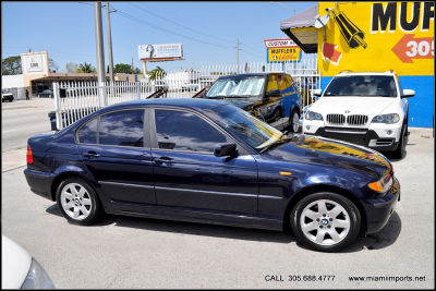 2003 BMW 325  i