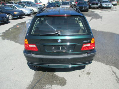 2004 BMW 325 iT