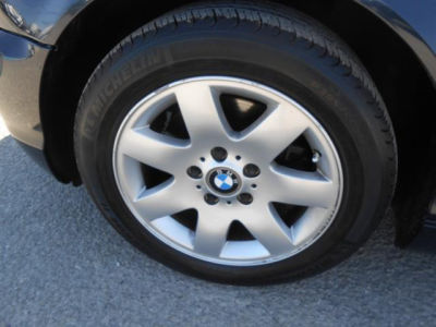 2002 BMW 325 i