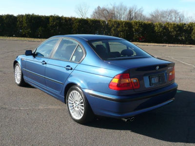 2003 BMW 325  xi