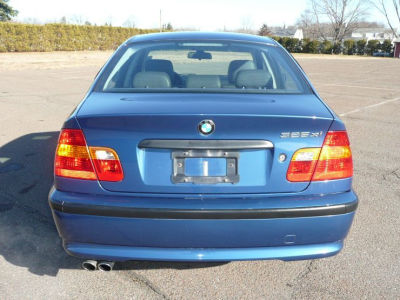 2003 BMW 325  xi