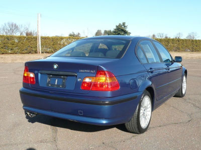 2003 BMW 325  xi