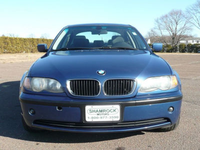 2003 BMW 325  xi