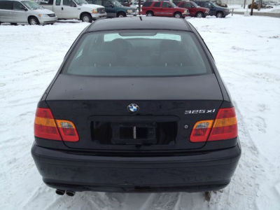 2003 BMW 325 xi