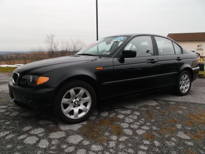 2003 BMW 325  xi