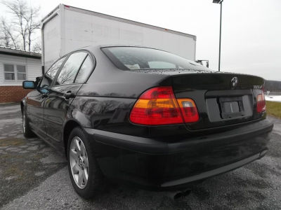 2003 BMW 325  xi