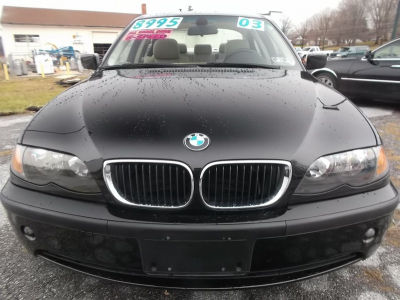 2003 BMW 325  xi
