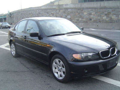 2003 BMW 325  xi