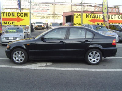 2003 BMW 325  xi