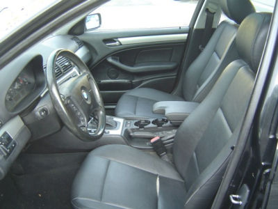 2003 BMW 325  xi