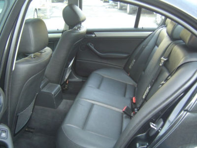 2003 BMW 325  xi
