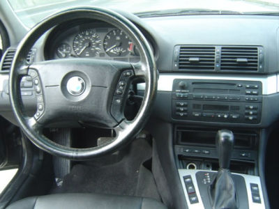 2003 BMW 325  xi