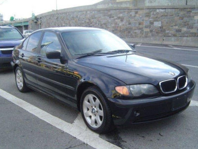 2003 BMW 325  xi