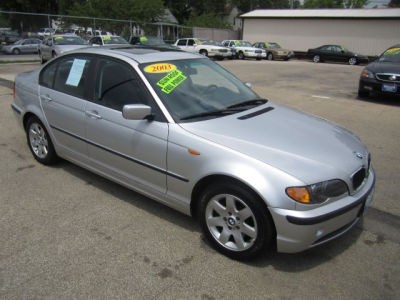 2003 BMW 325  xi