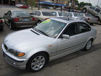 2003 BMW 325  xi