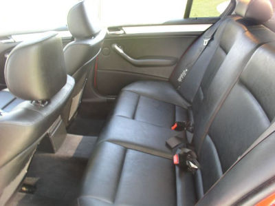 2002 BMW 325  i