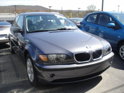 2002 BMW 325  xi