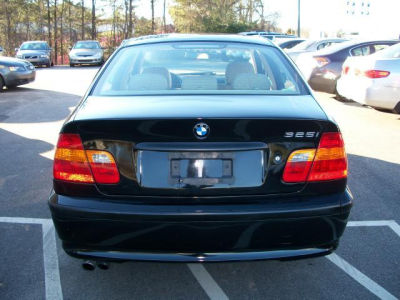 2003 BMW 325  xi