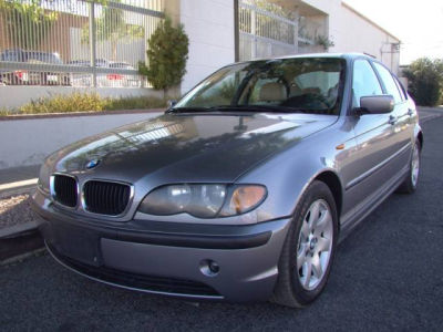 2004 BMW 325  i