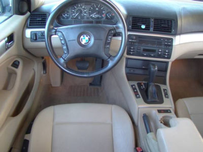 2004 BMW 325  i