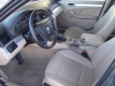 2004 BMW 325  i