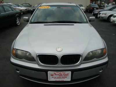 2004 BMW 325  xi