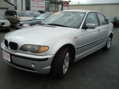 2004 BMW 325  xi