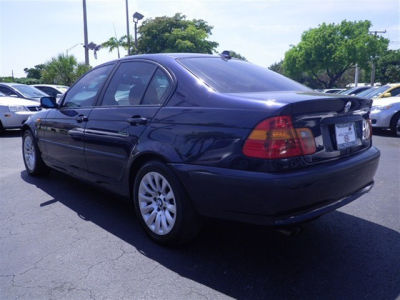 2005 BMW 325 i