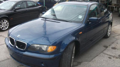 2002 BMW 325  i