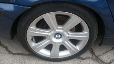 2002 BMW 325  i