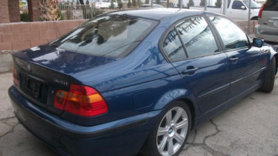2002 BMW 325  i