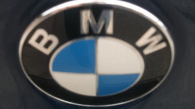2002 BMW 325  i