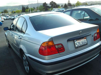 2001 BMW 325  i