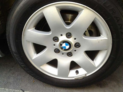2001 BMW 325  i