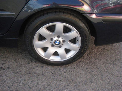 2002 BMW 325  i