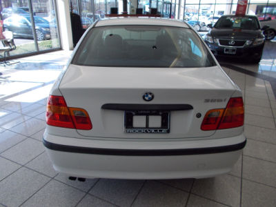 2003 BMW 325  i