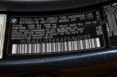 2004 BMW 325  xi