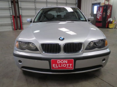2003 BMW 325  i
