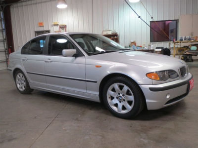2003 BMW 325  i